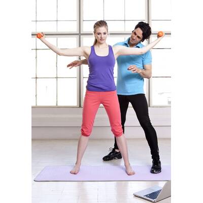 Larissa Marolt zeigt die besten Body-Straffer