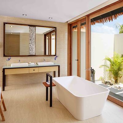 Presidential Water Villa Bad