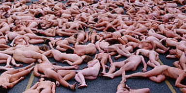 2.000 Nackte für zu Hause