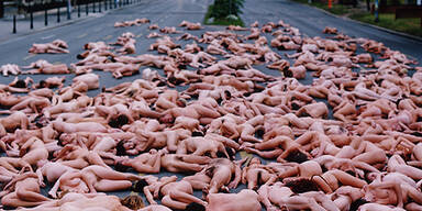 2.000 Nackte für zu Hause