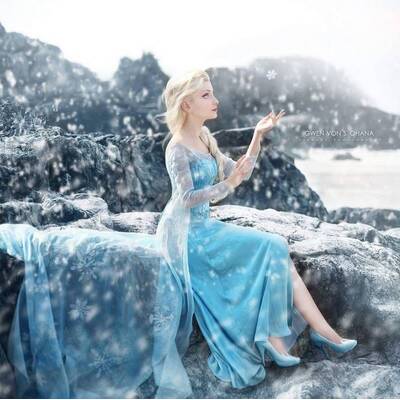 Diese lebende Barbie sieht aus wie Elsa!