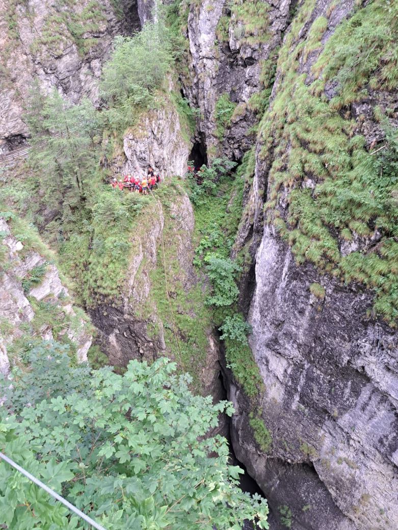 Kletterer stürzt 70 Meter ab: Tot aus Rauriser Ache geborgen