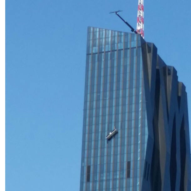 DC Tower: Fensterputzer gerettet