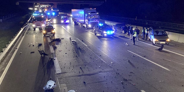 Horror-Crash: Trümmerfeld auf der A1