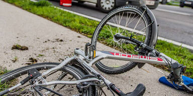 Radfahrerin bei Crash mit Auto verletzt