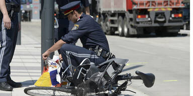 Radfahrerin bei Unfall mit Lkw getötet