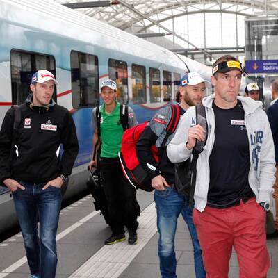 ÖSV-Stars präsentieren sich am Westbahnhof