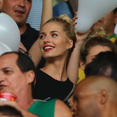 Deutsche Spielerfrauen feiern ausgiebig