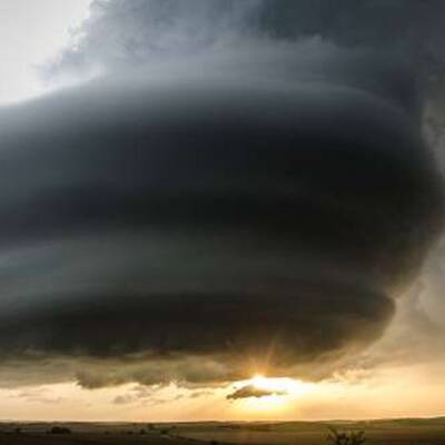 Blitz durchbricht Superzelle