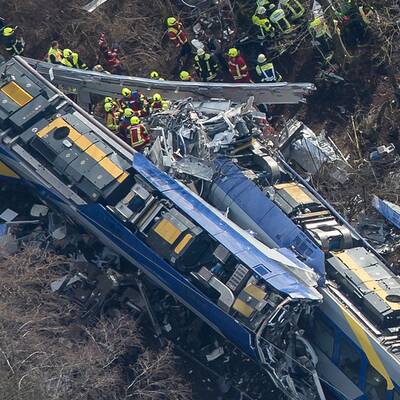 Zug-Kollision: Mehrere Tote