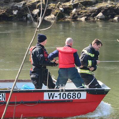 Auto stürzte nach Unfall in den Donaukanal 
