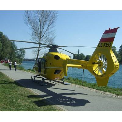 Boot kenterte: 1 Mann konnte nur tot geborgen werden