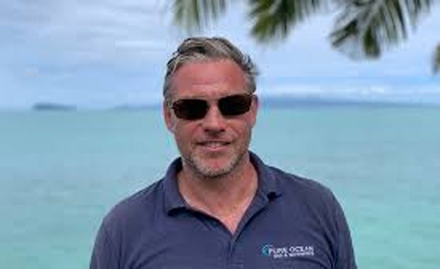 Wegen Corona: Dieser Vater sitzt seit Monaten auf Trauminsel fest