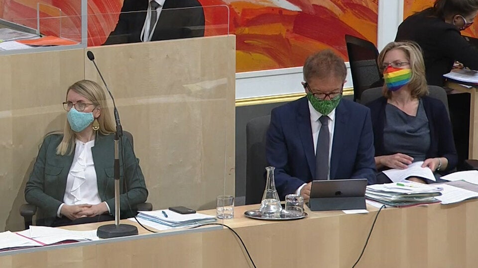 Maskenball im Hohen Haus: Start für Budget-Debatte