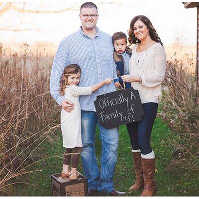 So süß feiern Kinder ihre Adoption 