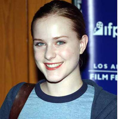 Evan Rachel Wood verwandelt sich in Dita von Teese
