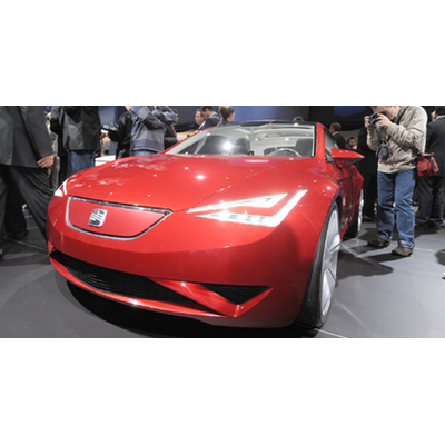 VW-Konzern mit Produktfeuerwerk in Paris