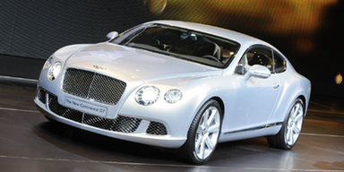 VW-Konzern mit Produktfeuerwerk in Paris