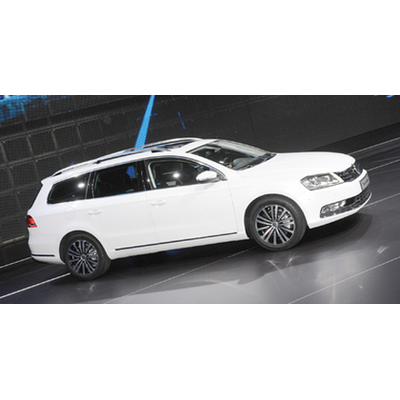 VW-Konzern mit Produktfeuerwerk in Paris