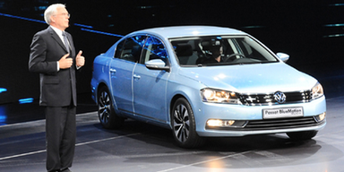 VW-Konzern mit Produktfeuerwerk in Paris