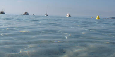 &Uuml;ber 600 Menschen vor Libyen in Seenot