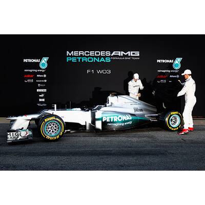 Neuer Mercedes W03 mit markanter Nase