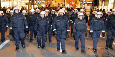 2.000 Polizisten schützen Krawall-Ball