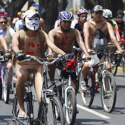 Nackte Radfahrer-Demo in Lima