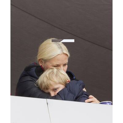 Prinzessin Mette-Marit: Knuddel-Alarm am Holmenkollen 