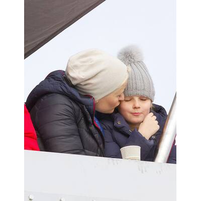 Prinzessin Mette-Marit: Knuddel-Alarm am Holmenkollen 