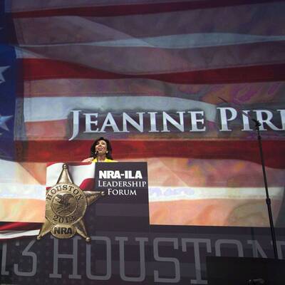 70.000 Menschen besuchen NRA-Waffenmesse