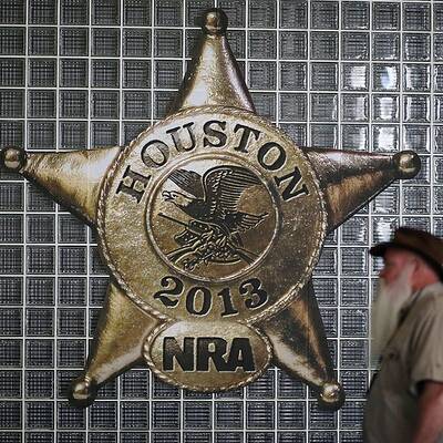 70.000 Menschen besuchen NRA-Waffenmesse