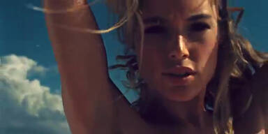 Doutzen Kroes zeigt H&M Swimwear