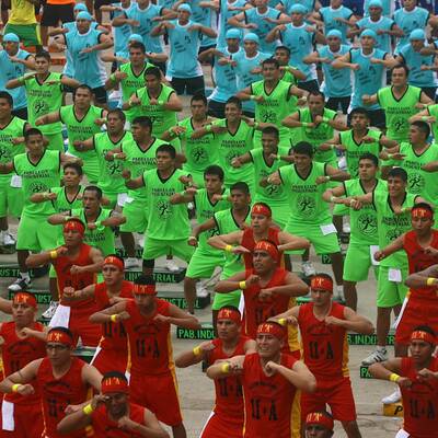 Peru: Sträflinge brechen Tanz-Weltrekord