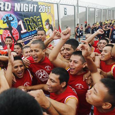 Peru: Sträflinge brechen Tanz-Weltrekord