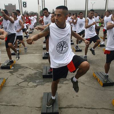 Peru: Sträflinge brechen Tanz-Weltrekord