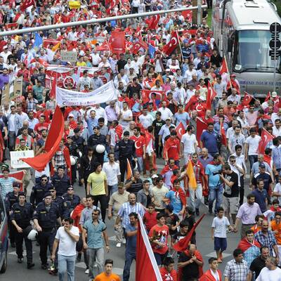 Pro- & Anti-Erdogan-Märsche in Wien