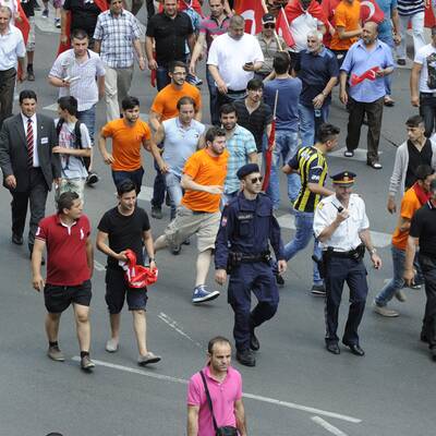 Pro- & Anti-Erdogan-Märsche in Wien
