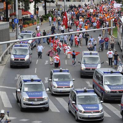 Pro- & Anti-Erdogan-Märsche in Wien