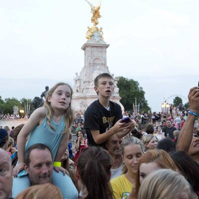 Jubel vor dem Buckingham Palace