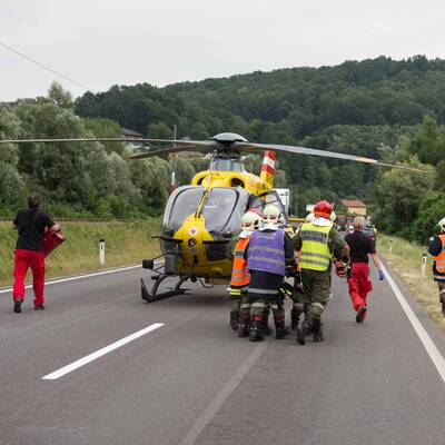 Ein Toter bei Pkw-Crash