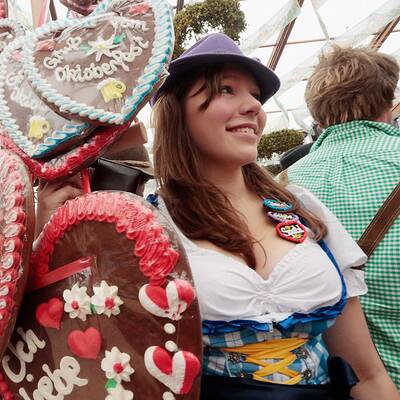 So wurde auf der Wiesn-Eröffnung gefeiert.