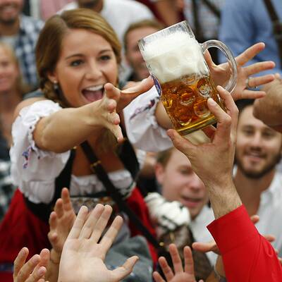 So wurde auf der Wiesn-Eröffnung gefeiert.