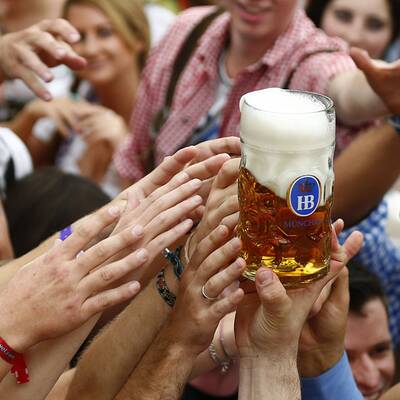 So wurde auf der Wiesn-Eröffnung gefeiert.