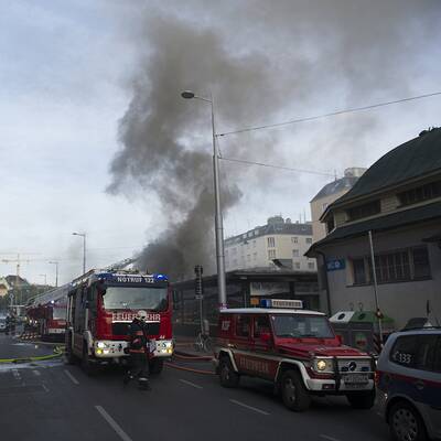 Flammen sprangen von Asia-Lokal auf Steakrestaurant über
