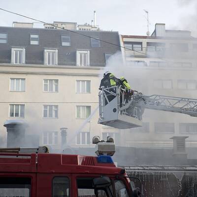 Flammen sprangen von Asia-Lokal auf Steakrestaurant über