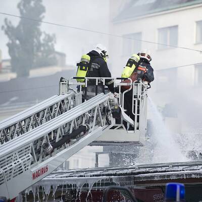 Flammen sprangen von Asia-Lokal auf Steakrestaurant über