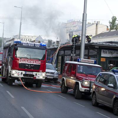 Flammen sprangen von Asia-Lokal auf Steakrestaurant über
