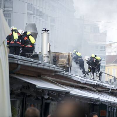 Flammen sprangen von Asia-Lokal auf Steakrestaurant über