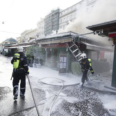 Flammen sprangen von Asia-Lokal auf Steakrestaurant über